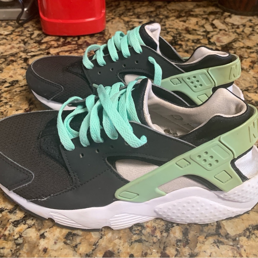 Nike Huarache Black and Green Sneakers with Mesh Upper